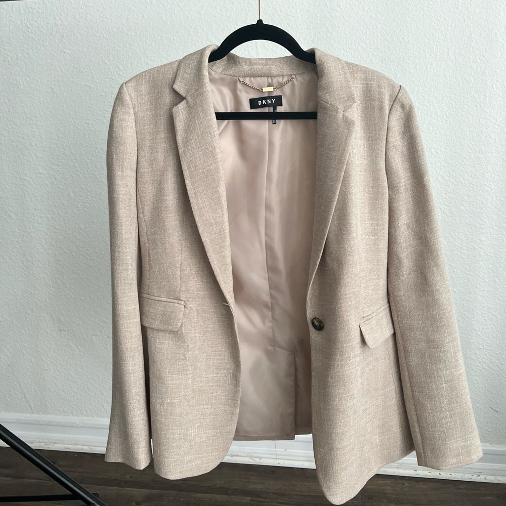 DKNY sand linen blazer